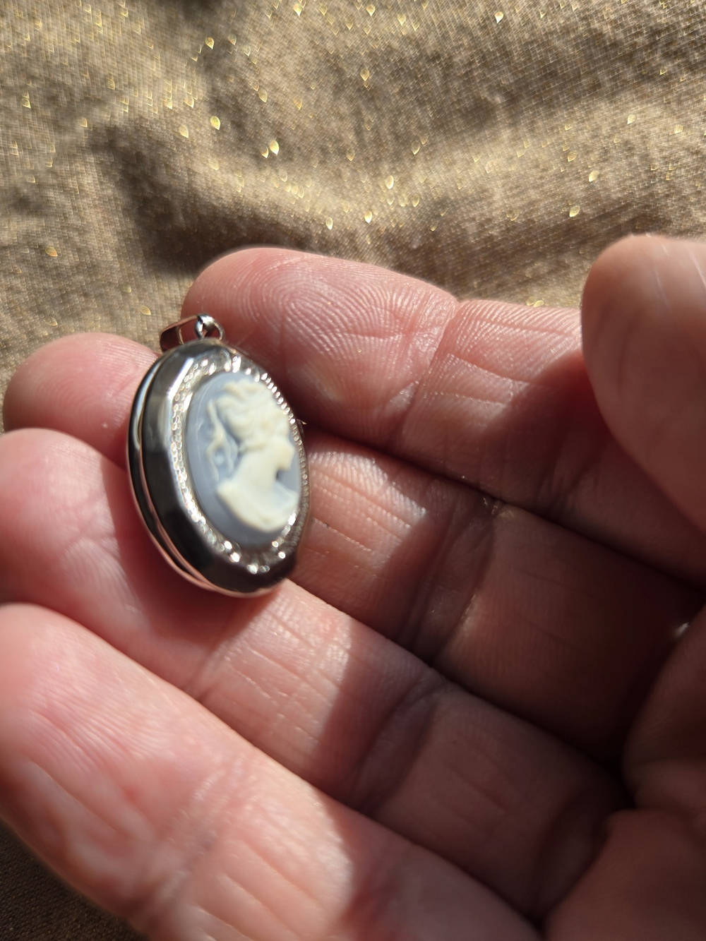 Vintage Blue Cameo Locket Pendant - Unbranded - Picture 7 of 8